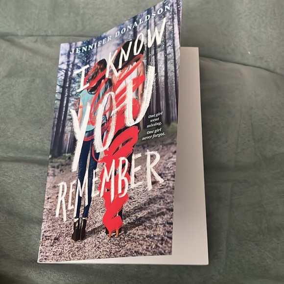 Jennifer Donaldson book - Picture 5 of 6